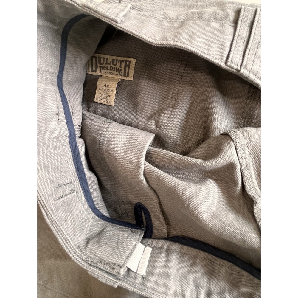 Duluth Trading Co Mens 42 Gray Cargo Shorts Heavy Duty 100%‎ Cotton Cooldry - Picture 3 of 3